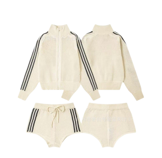 Two-piece set in point open: Bomber jacket with zipper and Mini High Shot Shorts