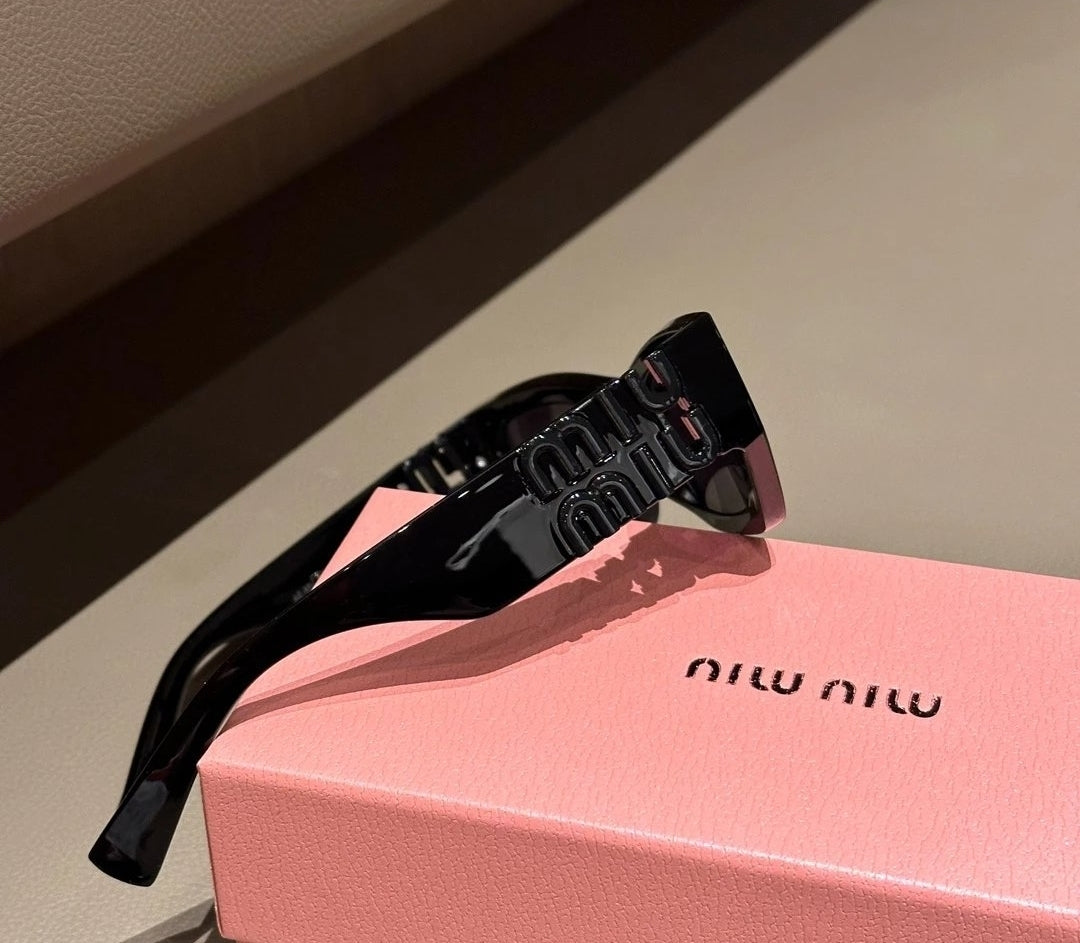 Sunglasses black and gold
