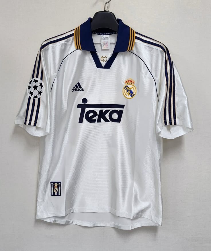 Jersey Retro Real Madrid Local 1998/2000 - Classical Galactic White Edition + Gift pack